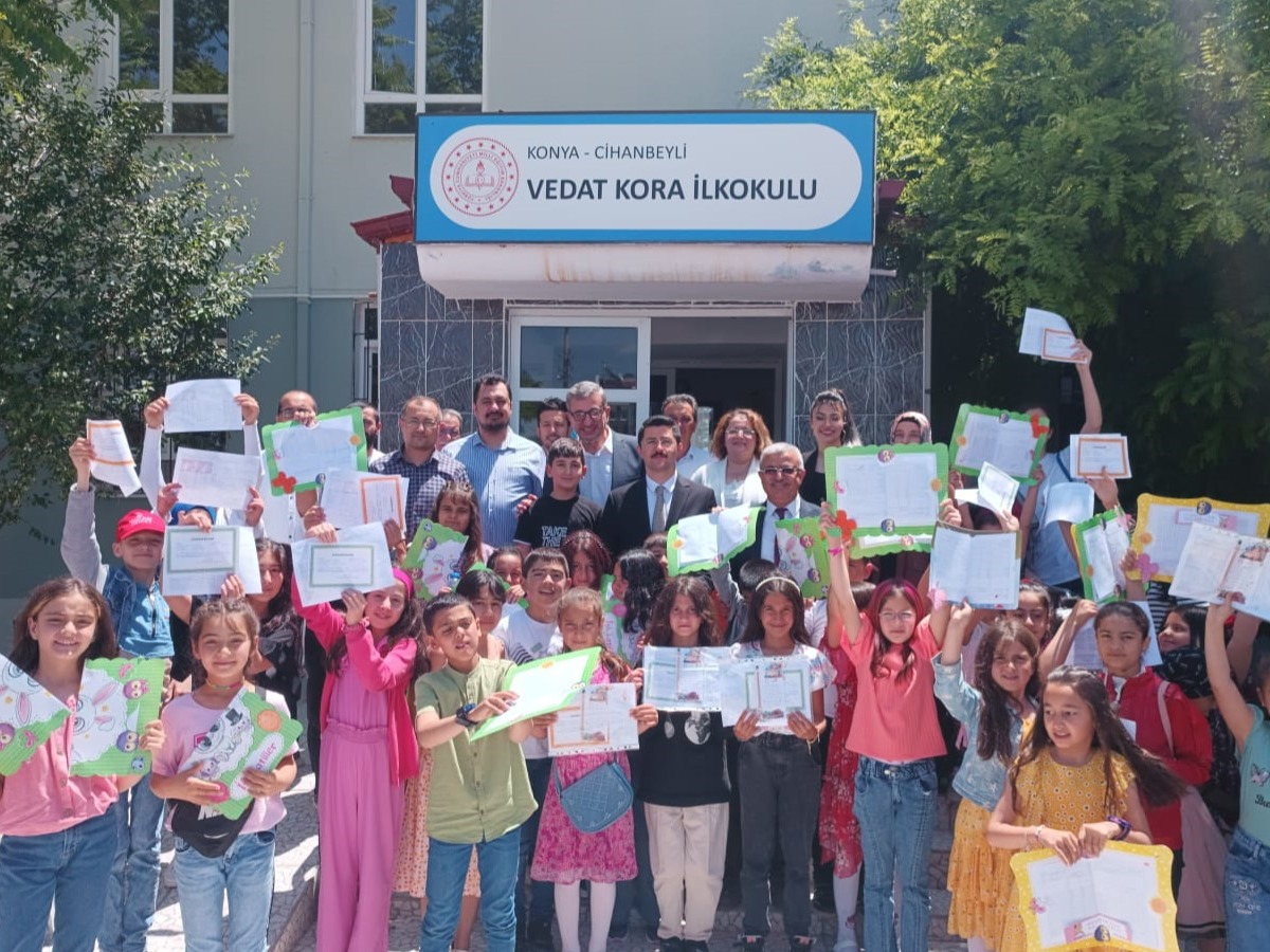 Kaymakamımız Fatih Uzun,  2022-2023 Eğitim ve Öğretim Yılı Yılsonu Karne Töreni'ne Katıldı